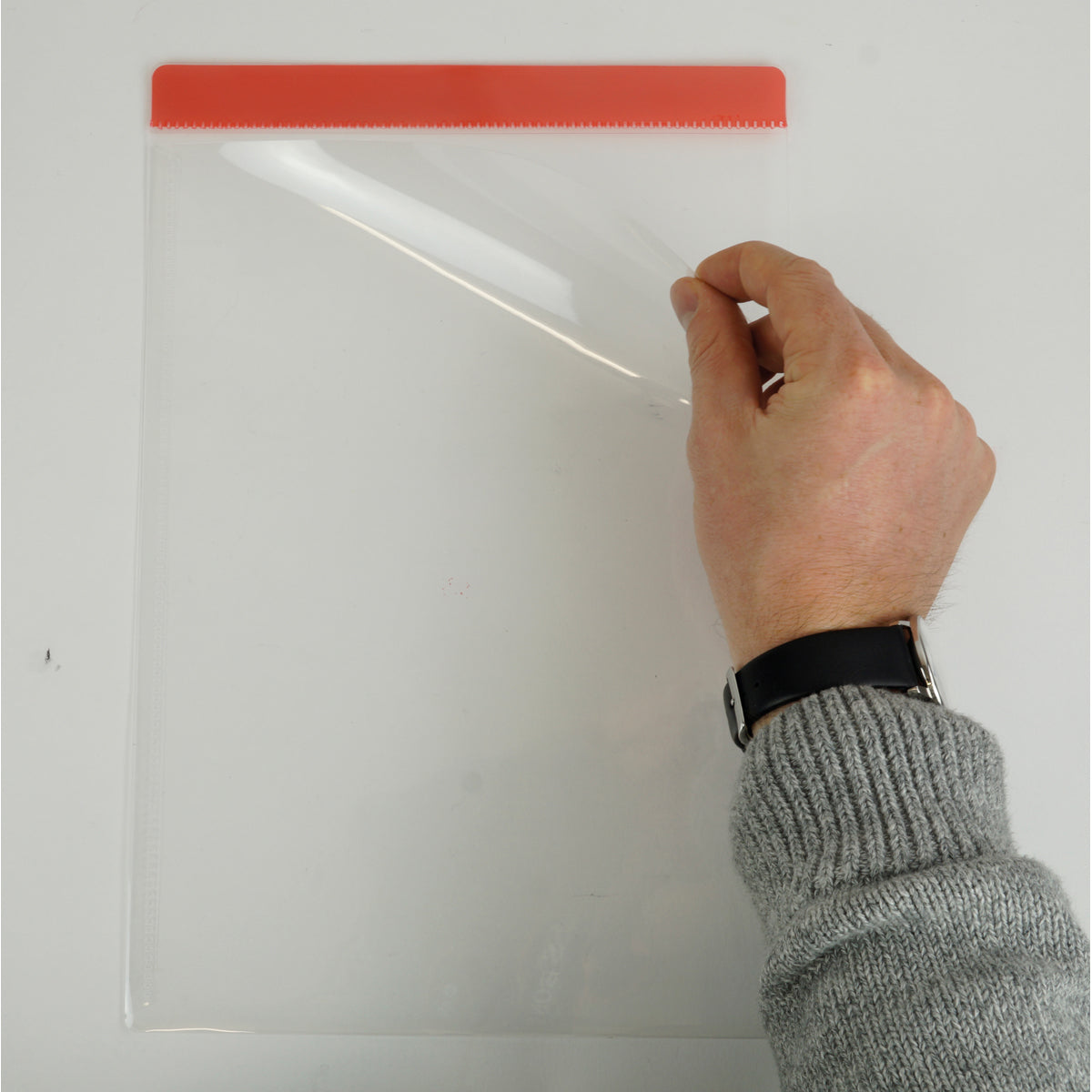 Einstecktaschen A4, selbsthaftend, 5 Stück – Bild 2