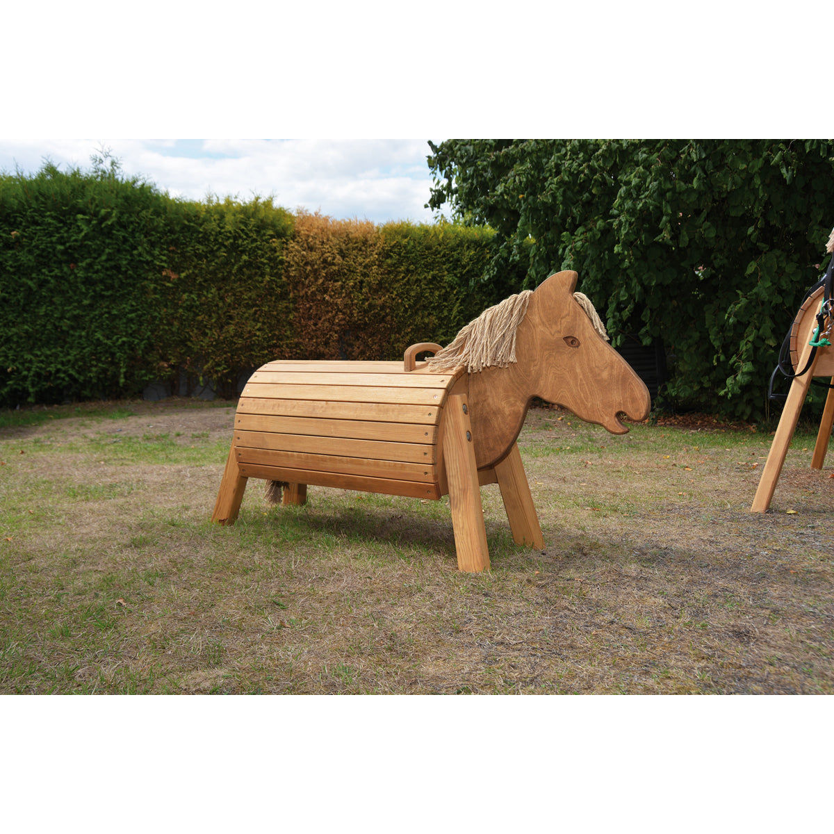 Holzpferd, lasiert