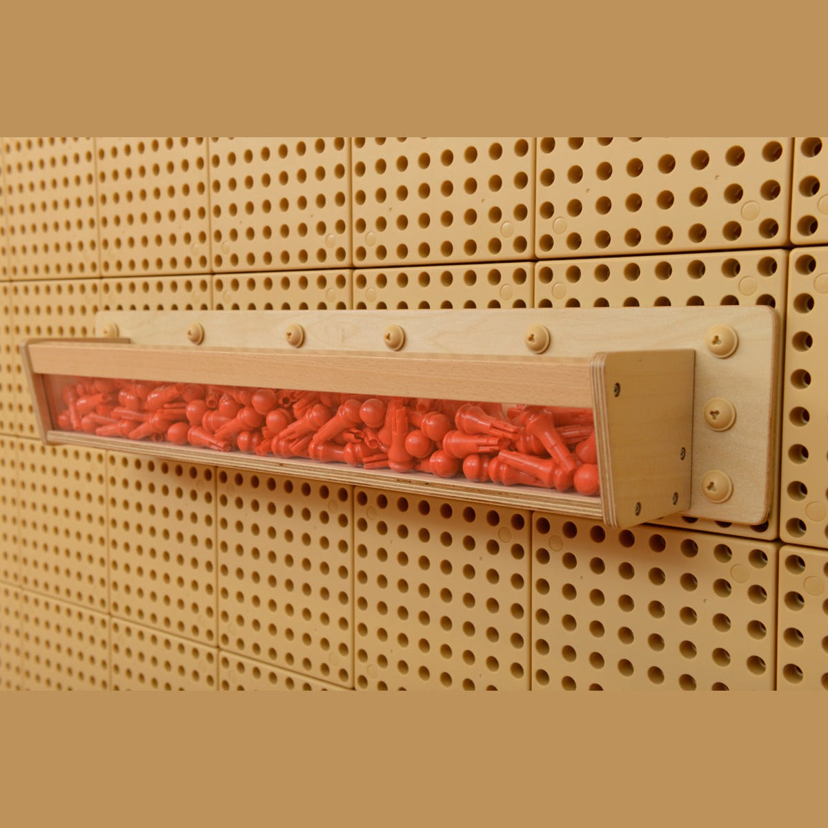 Materialkasten für die STEM-Wand