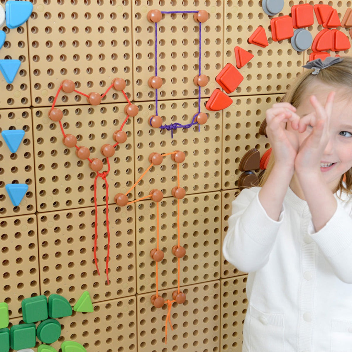 Fädelstecker und Schnüre für die STEM-Wand, 230 Teile
