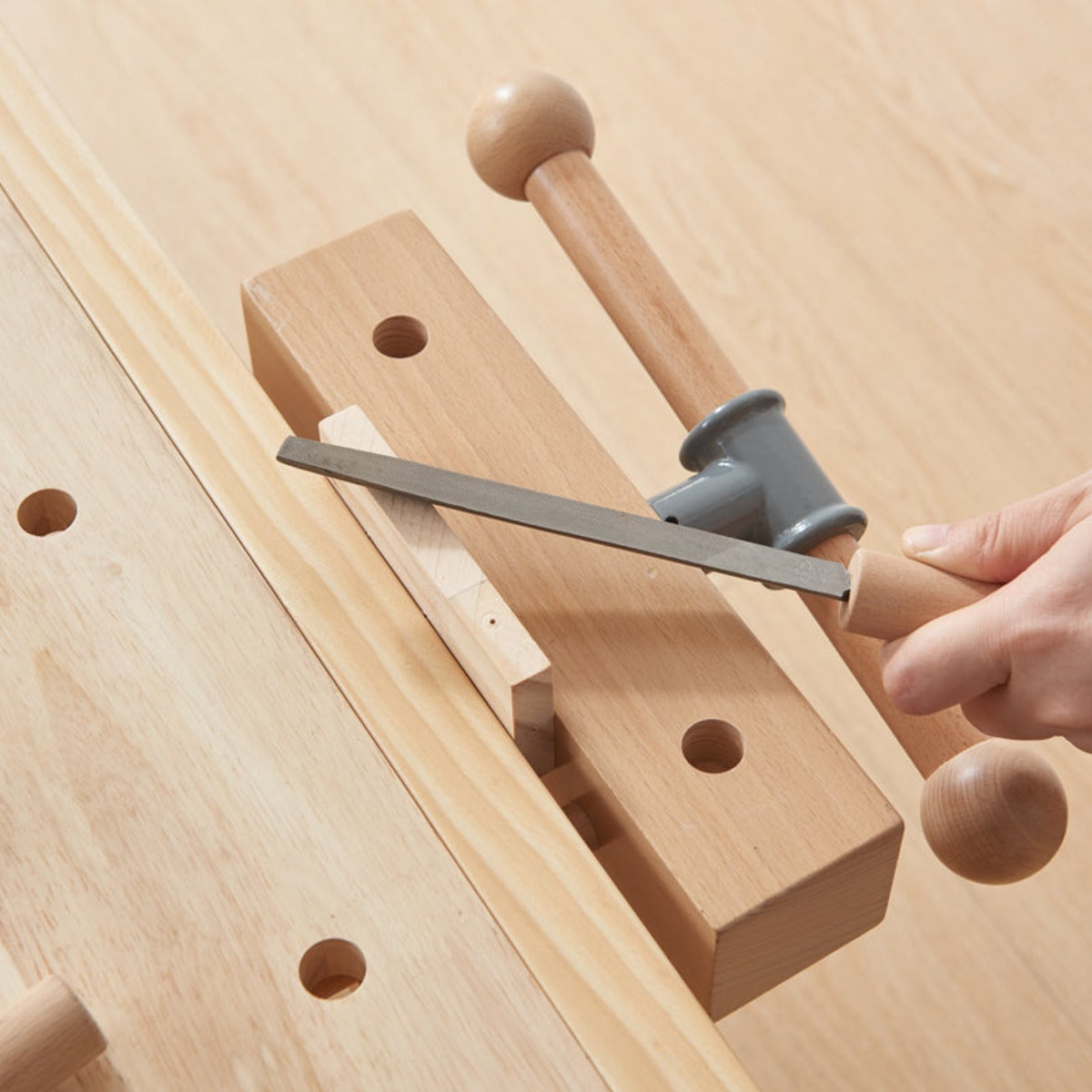 Werkbank mit 2 Schraubstöcken