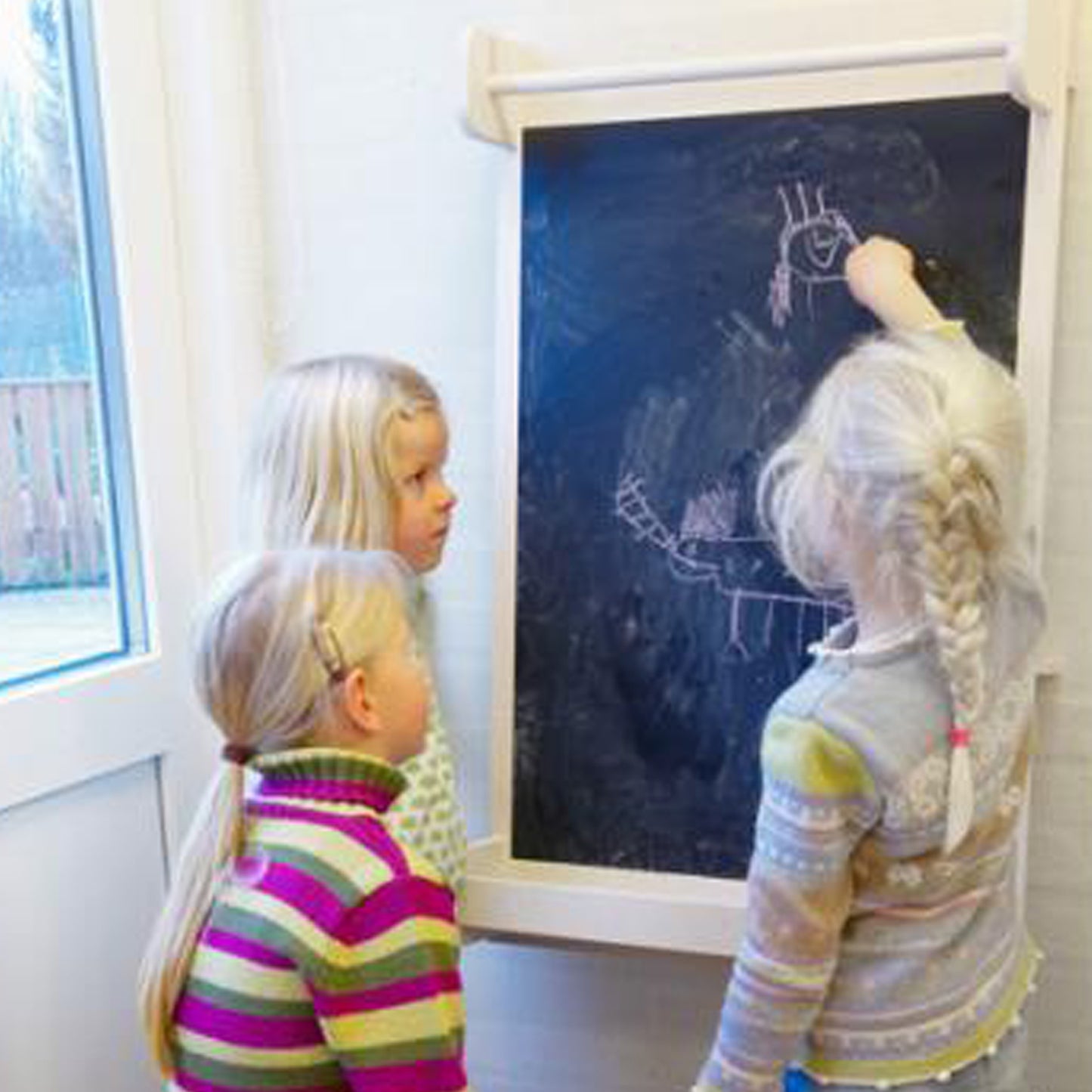 Wandgehängte Staffelei