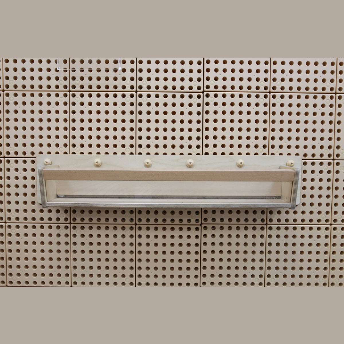 Materialkasten für die STEM-Wand