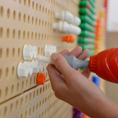 Werkzeug-Set mit Elektroschrauber für die STEM-Wand, 11-teilig