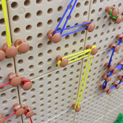 Fädelstecker und Schnüre für die STEM-Wand, 230 Teile