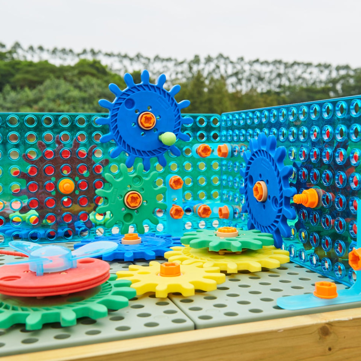 STEM-Spieltisch für draußen