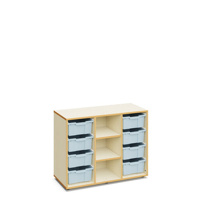 Lucy Regal mit 8 hohen Boxen